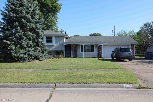 2200 W 37th St, Lorain, OH, 44053-2524 | Card Image