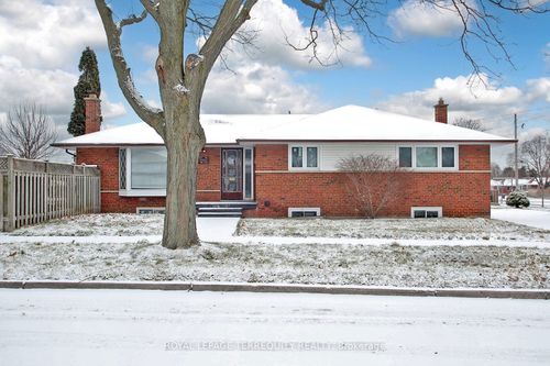 1 Barnes Cres, Scarborough, ON, M1G1Z8 | Card Image