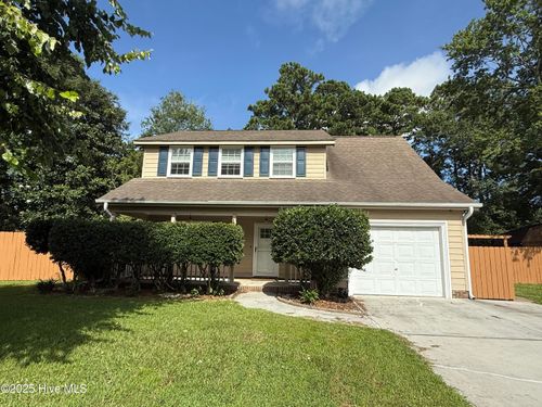 435 Wolf Run Ln, Jacksonville, NC, 28546-9522 | Card Image