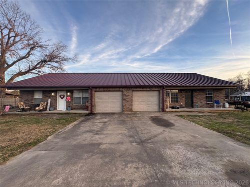 105 E Cedar St, Fort Gibson, OK, 74434 | Card Image