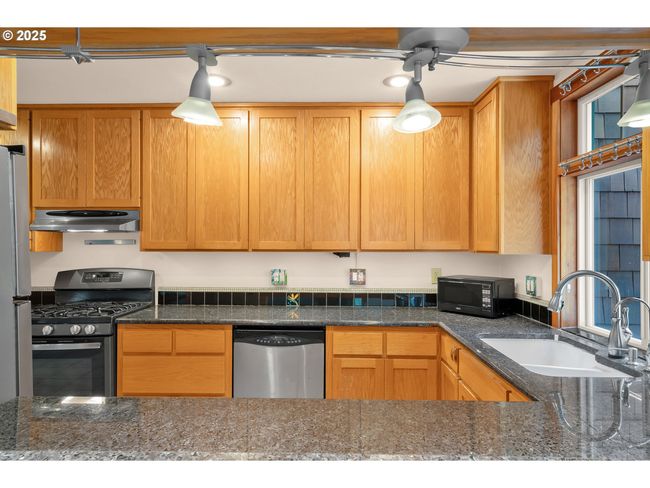 1710 Norkenzie Rd, House other with 3 bedrooms, 2 bathrooms and 1 parking in Eugene OR | Image 15