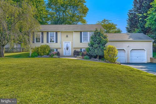 1104 Martinez Dr, WESTMINSTER, MD, 21157-3862 | Card Image
