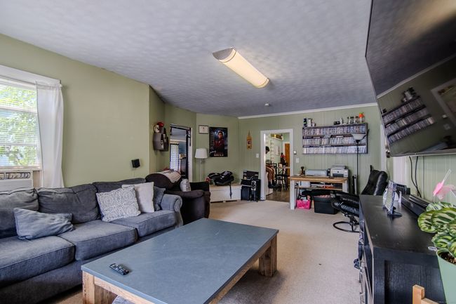 36 Carter St, Home with 8 bedrooms, 3 bathrooms and 3 parking in Killingly CT | Image 11