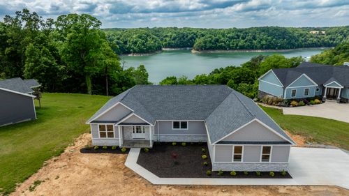 634 Beacon St, Russell Springs, KY, 42642-9020 | Card Image