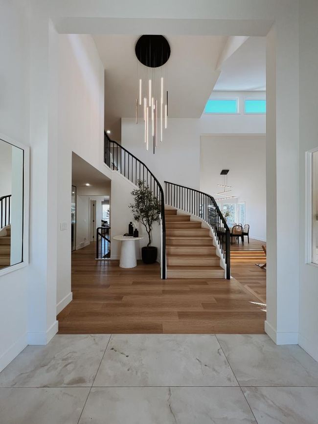 52 Patterson Cres Sw, House other with 5 bedrooms, 4 bathrooms and 4 parking in Calgary AB | Image 6