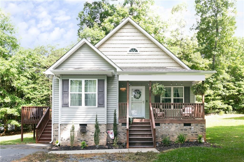 Fox St, Randleman, NC 27317
