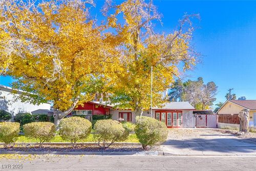 1512 Inverness Ave, Las Vegas, NV, 89102-4422 | Card Image