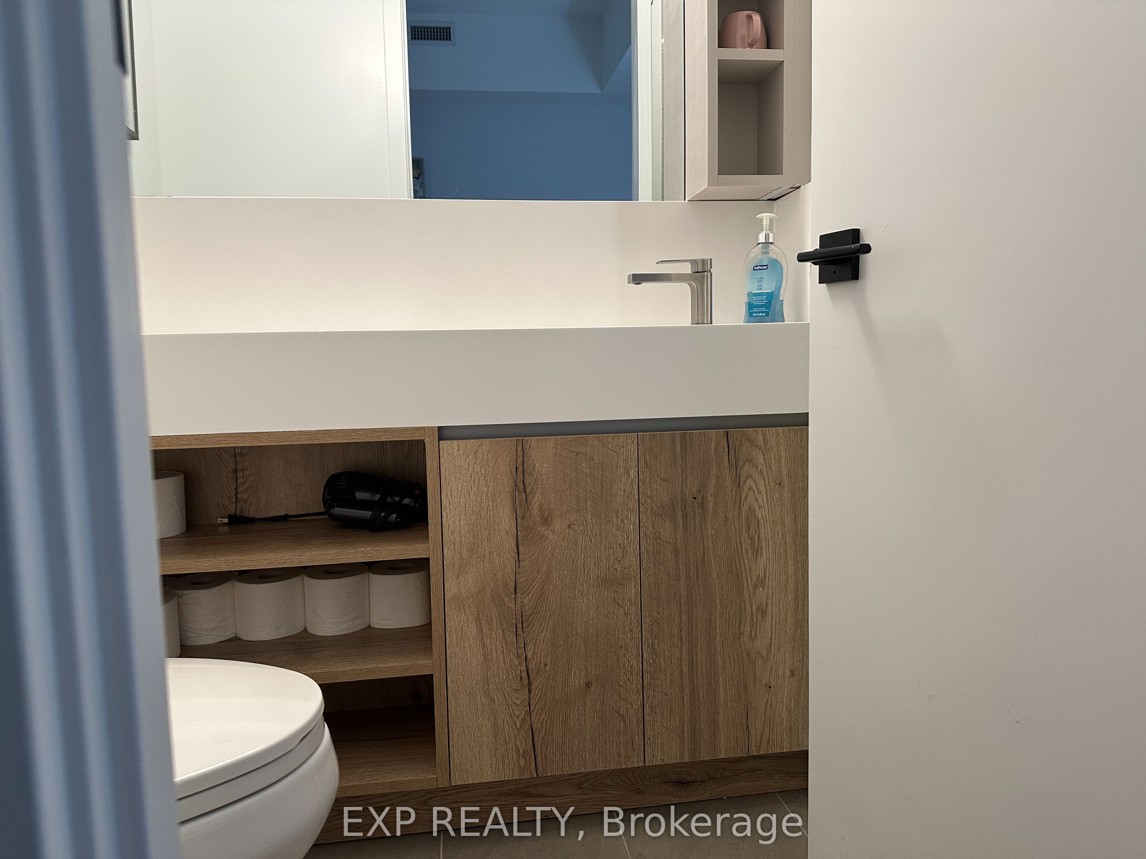 Residential Lease in Toronto C08 5