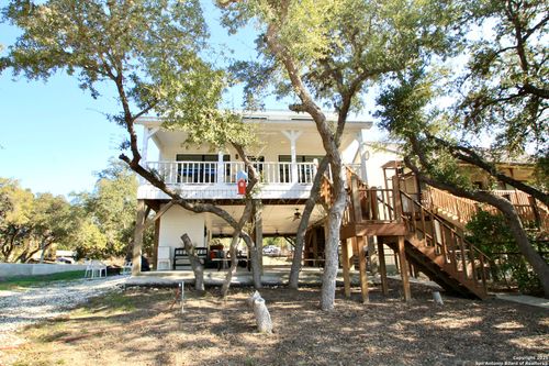 912 Pebble Beach Rd, Lakehills, TX, 78063 | Card Image