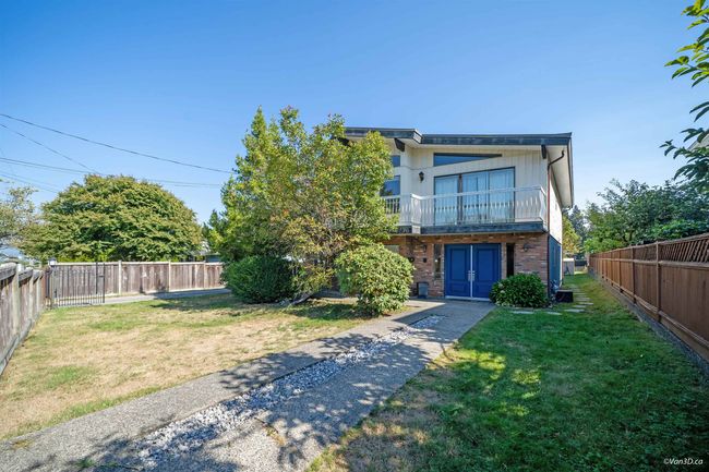 6296 Pearl Avenue, House other with 6 bedrooms, 3 bathrooms and 5 parking in Burnaby BC | Image 2