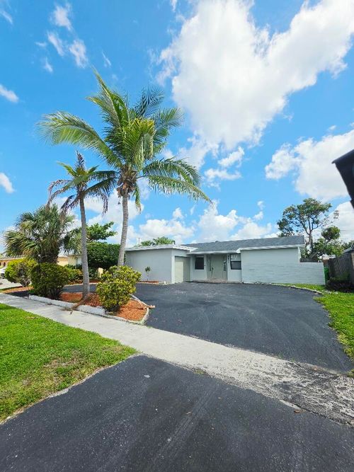9671 Nw 24th St, Sunrise, FL, 33322-3241 | Card Image