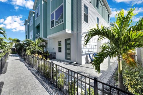 2819 1st Ave S, SAINT PETERSBURG, FL, 33712-1001 | Card Image