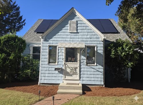 333 Phenix Ave, Cranston, RI, 02920-4350 | Card Image