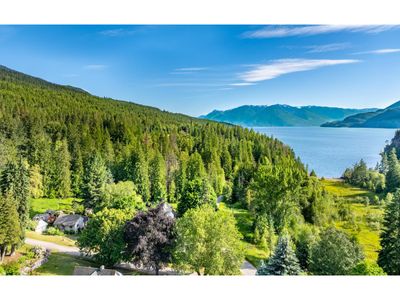 321 Golf View St, House other with 2 bedrooms, 1 bathrooms and null parking in Riondel BC | Image 3