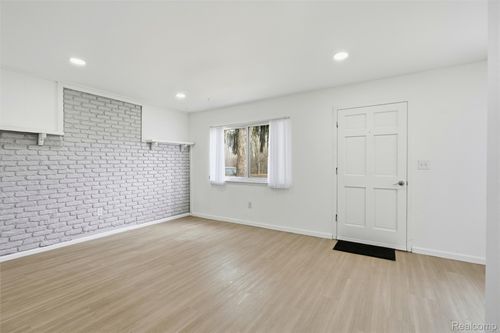 5936 Westlake St, Taylor, MI, 48180-1202 | Card Image