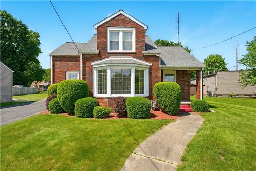 300 W Elizabeth St, New Castle, PA, 16105-1908 | Card Image