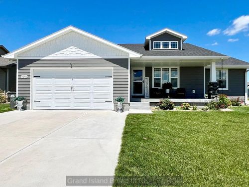 4346 Leon Cir, Grand Island, NE, 68803-1353 | Card Image