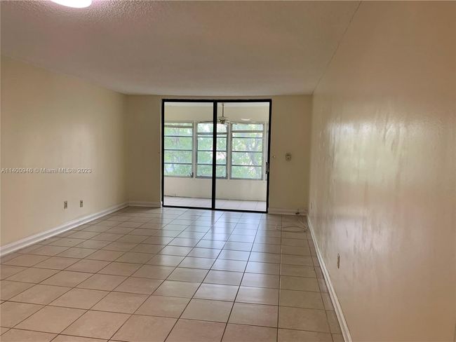 APT-311M - 2840 Somerset Dr, Condo with 1 bedrooms, 2 bathrooms and null parking in Lauderdale Lakes FL | Image 5