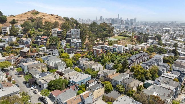 70 Douglass St, House other with 3 bedrooms, 3 bathrooms and 1 parking in San Francisco CA | Image 38