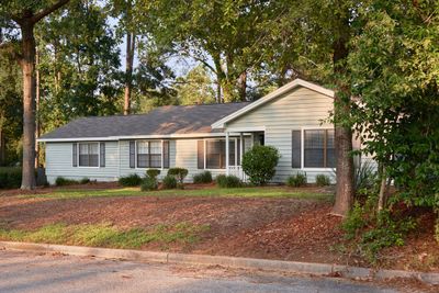 2109 Oakgrove Circle, House other with 4 bedrooms, 2 bathrooms and 2 parking in Valdosta GA | Image 2