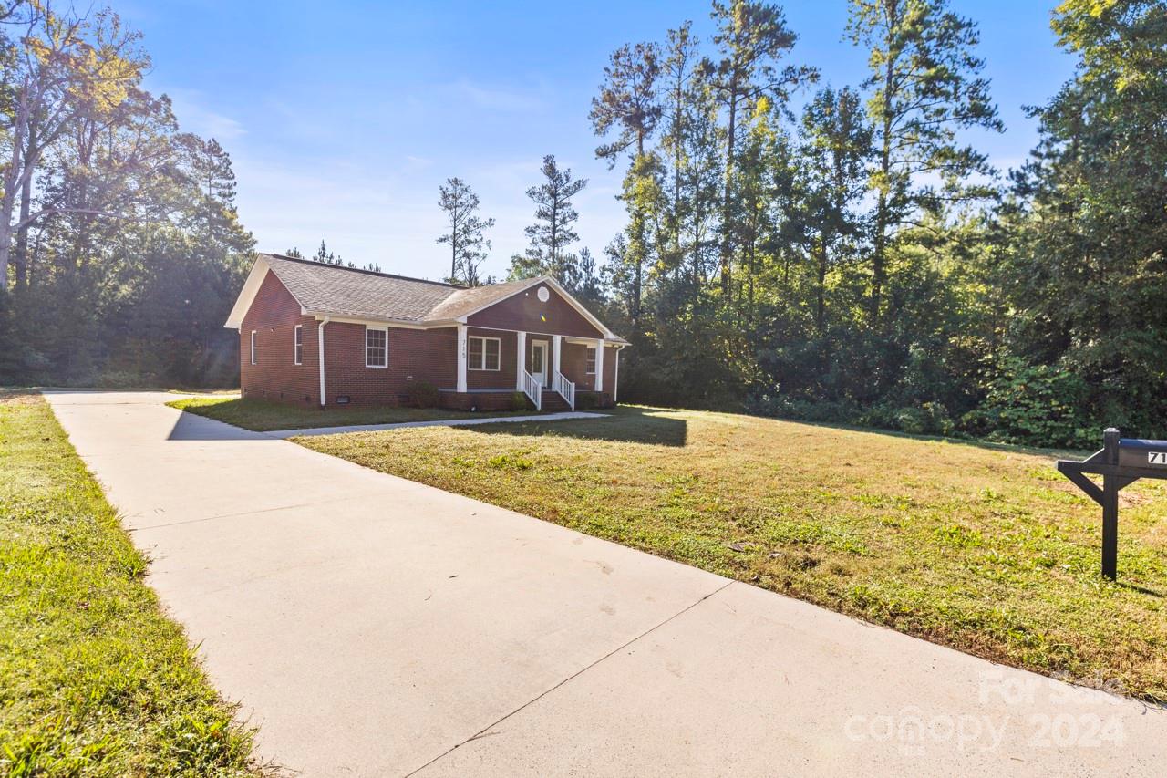 Archdale Dr, Lexington, NC 27292
