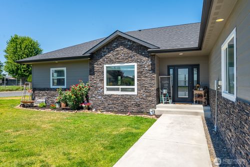 10316 Road 5.9 Ne, Moses Lake, WA, 98837-9386 | Card Image
