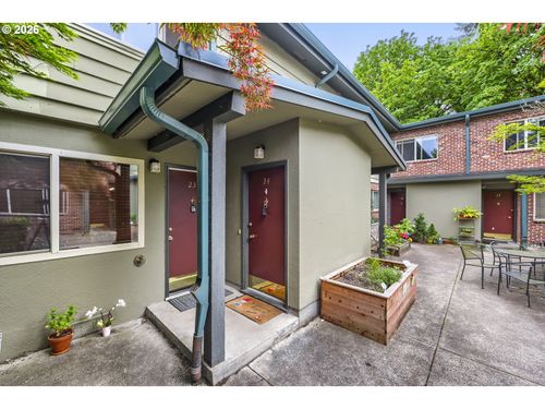 24-908 Gaines St, Portland, OR, 97239-2967 | Card Image