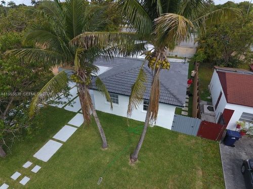 2375 Ne 185th St, Miami, FL, 33180-2721 | Card Image