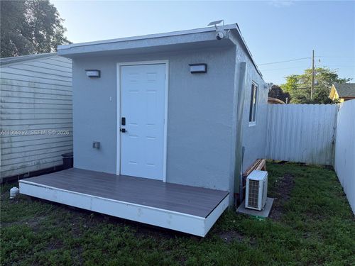 e-1608 Nw 51st Ter, Miami, FL, 33142-3824 | Card Image