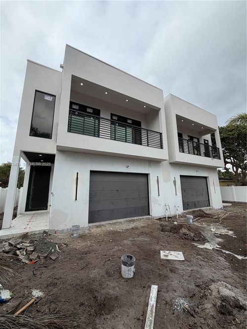 1135 Ne 11th Ave, Fort Lauderdale, FL, 33304-2124 | Card Image