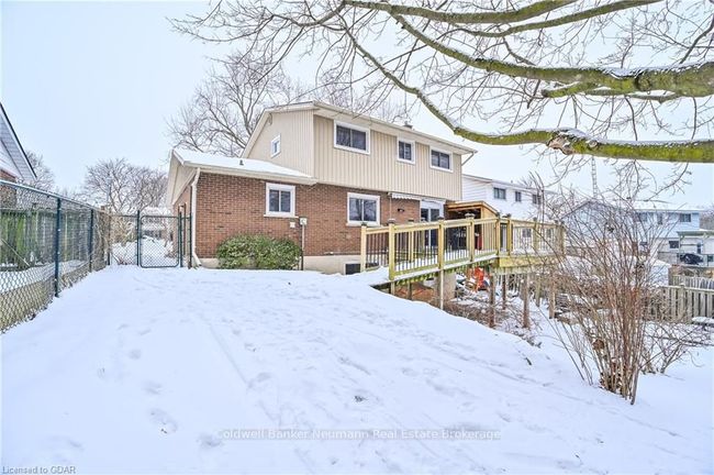 18 Crestwood Dr, House other with 3 bedrooms, 2 bathrooms and 4 parking in Cambridge ON | Image 37