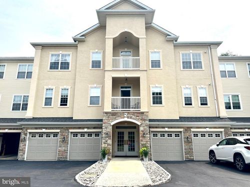 apt-202-2 Falcon Dr, Holland, PA, 18966-2946 | Card Image