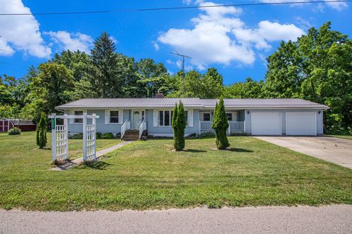 608 Prospect St, Hartford, MI, 49057-9798 | Card Image