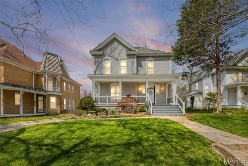 736 Washington Ave, Alton, IL, 62002-2752 | Card Image