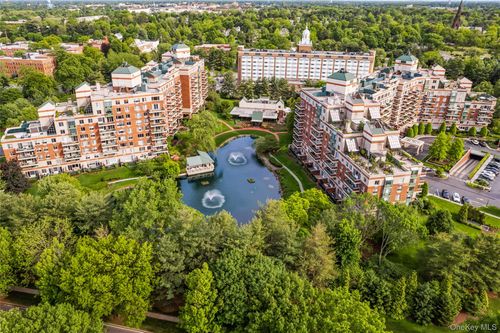 apt-202-111 Cherry Valley Ave, Garden City, NY, 11530-1572 | Card Image