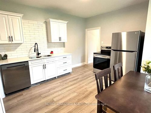 194 Maitland St, London, ON, N6B2X7 | Card Image