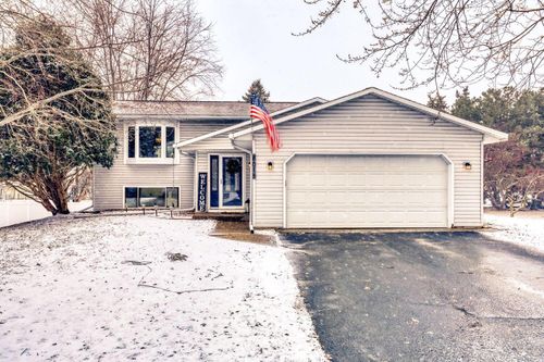 8015 Cooper Avenue, Inver Grove Heights, MN, 55076 | Card Image