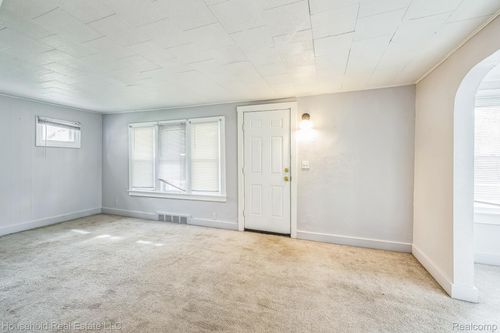 20759 Seminole St, Southfield, MI, 48033-3549 | Card Image
