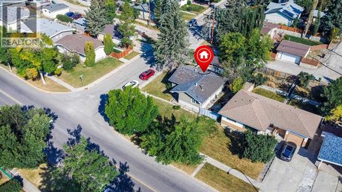 4 Cheyenne Cres Nw, Calgary, AB, T2L0Z2 | Card Image