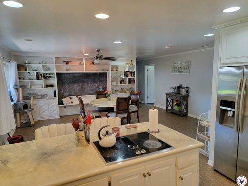 1005 W Jackson, Clarksville, TX, 75426 | Card Image