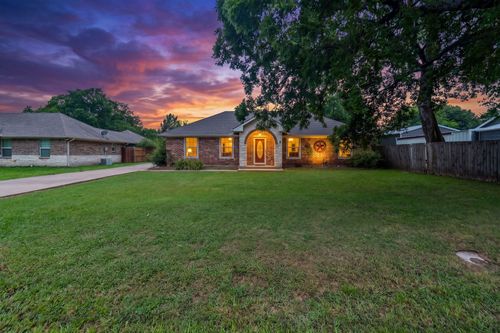 712 S Grand St, Wolfe City, TX, 75496-3376 | Card Image