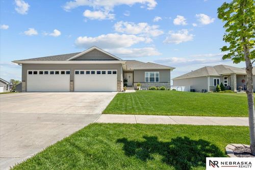 6104 S 97th St, Lincoln, NE, 68526-9794 | Card Image