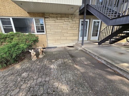 unit-4-4 Garden Dr, La Grange Park, IL, 60526-1076 | Card Image