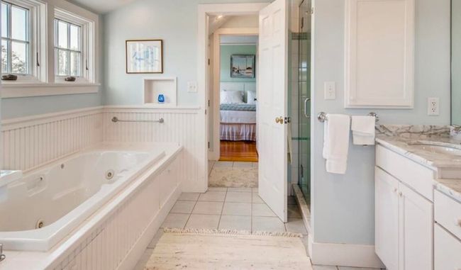 1-CH213 - 5 Wauwompauque Trl, House other with 7 bedrooms, 4 bathrooms and 2 parking in Chilmark MA | Image 8