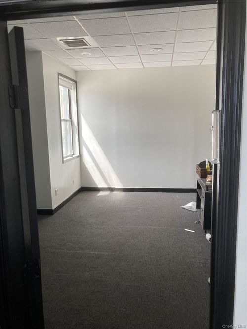 3-393 Sunrise Hwy, Lynbrook, NY, 11563-3059 | Card Image