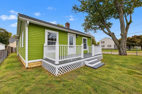 51 Graham Ave, Warwick, RI, 02889-3967 | Card Image