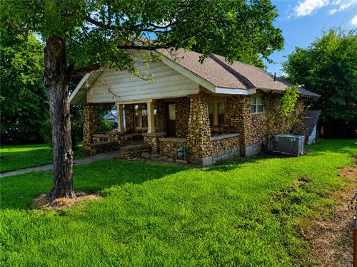 203 N Walnut St, Anderson, MO, 64831-1591 | Card Image