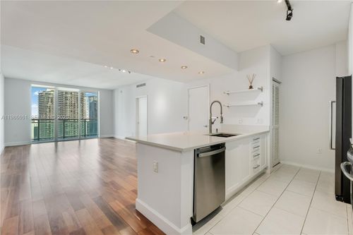 3607-951 Brickell Ave, Miami, FL, 33131-3942 | Card Image