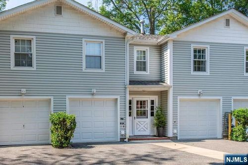 46 Crestwood Mews, Allendale, NJ, 07401-1539 | Card Image