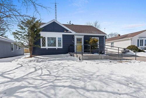 1316 N 8th Street, Manitowoc, WI, 54220 | Card Image